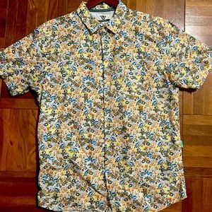VISSLA SHORT SLEEVE BUTTON UP LARGE